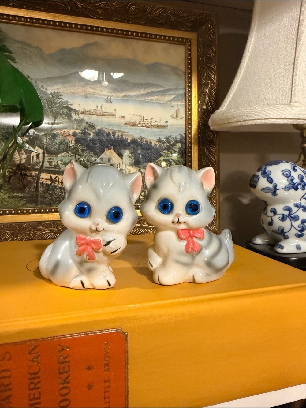 Vintage Big-Eyed Kitten Salt & Pepper Shakers mid Century Kitschy Kitchen